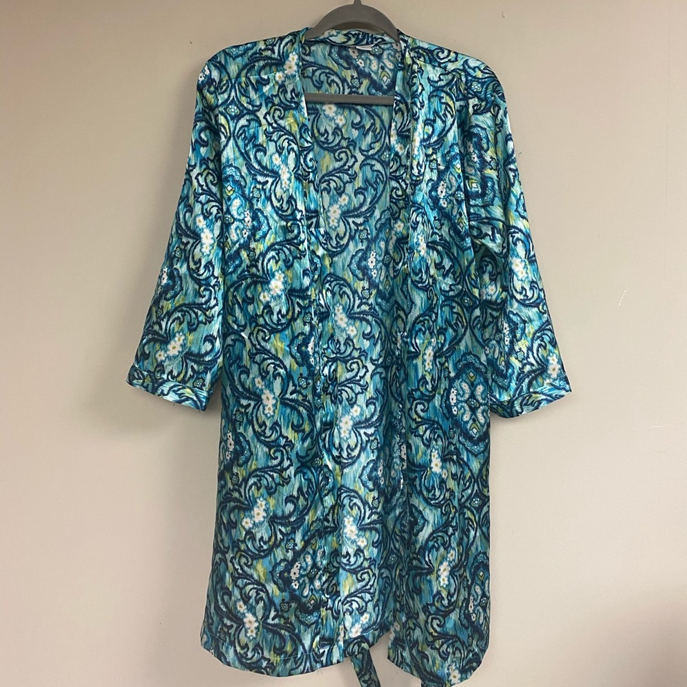 Silky Robe - Picture 3 of 5